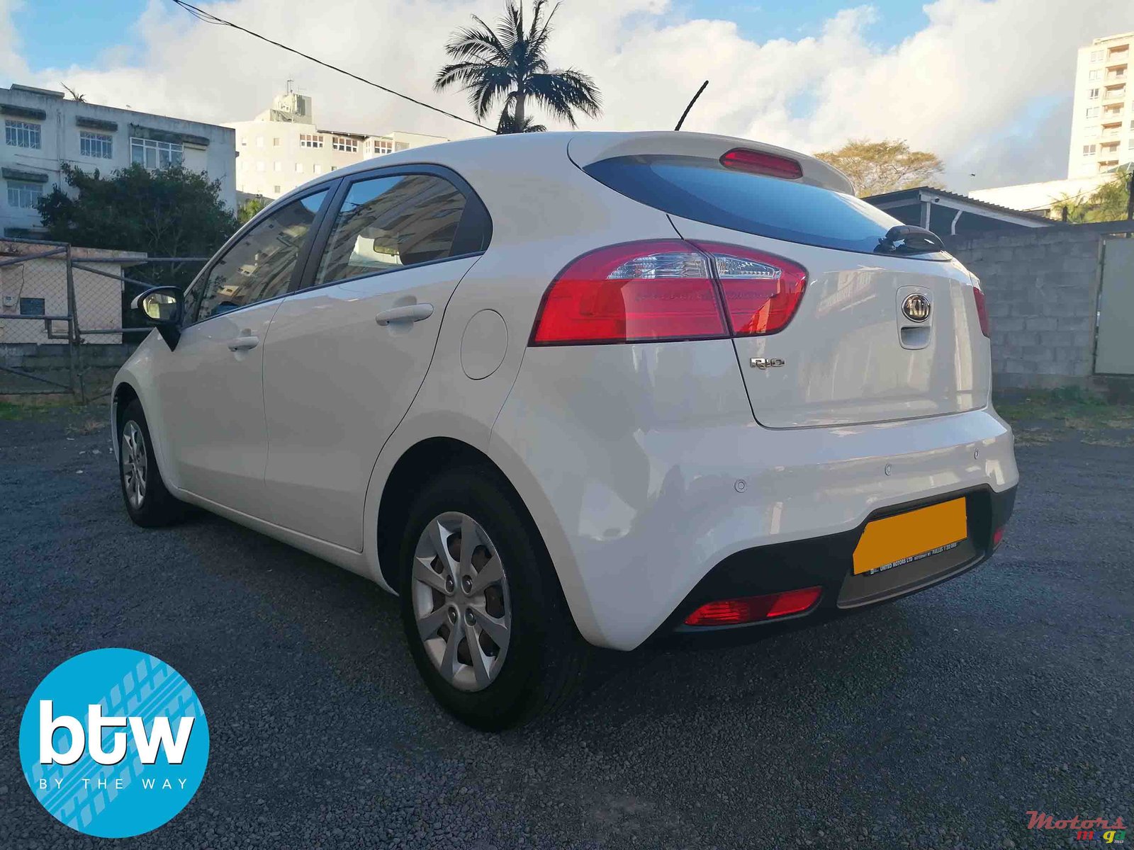 2013' Kia Rio photo #2