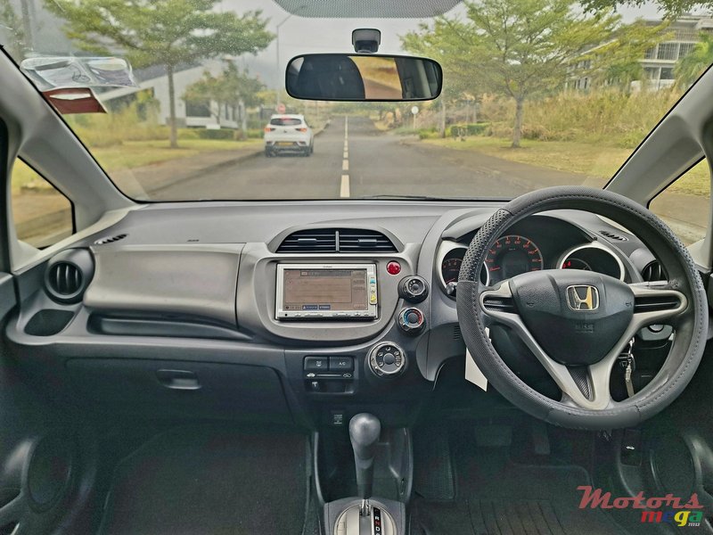 2010' Honda Fit photo #7