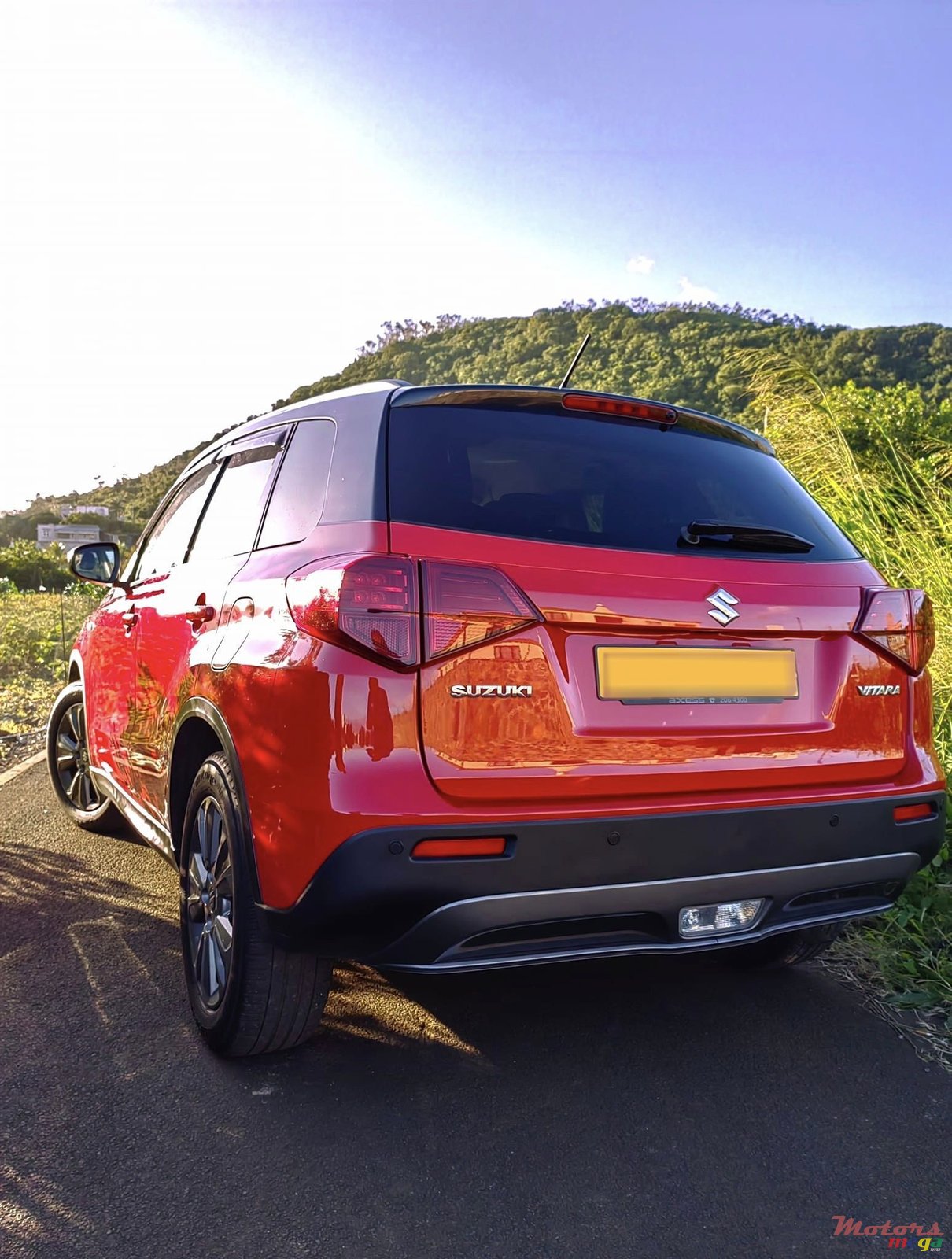 2019' Suzuki Vitara photo #3