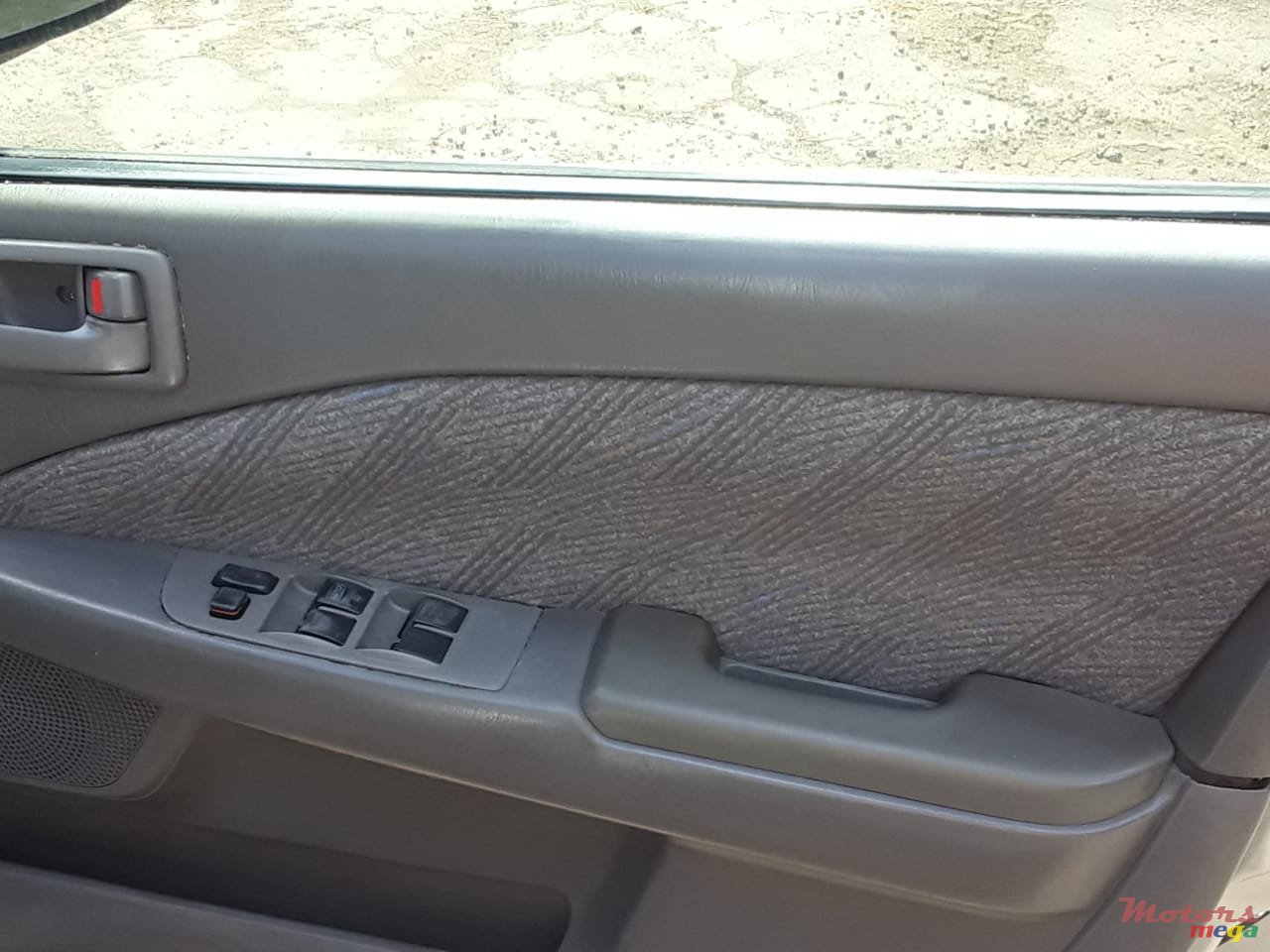 2001' Toyota Premio photo #6