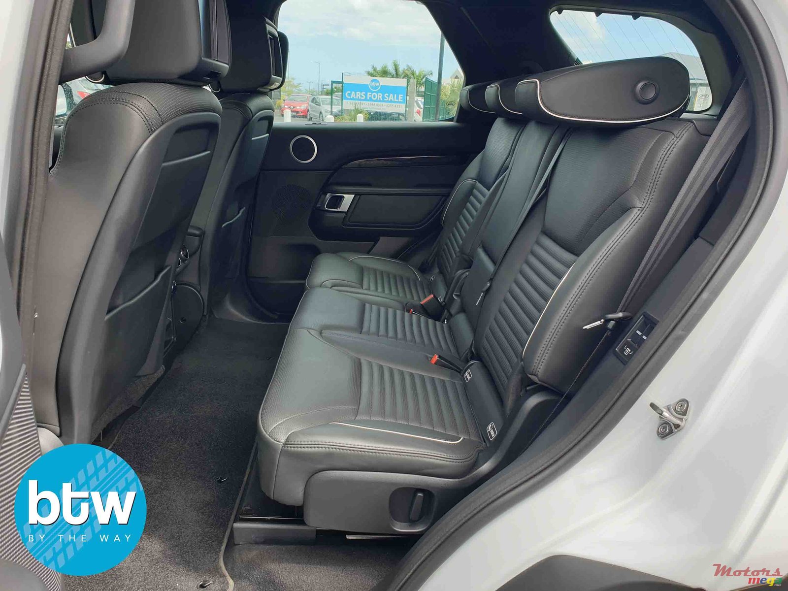 2017' Land Rover Discovery photo #5