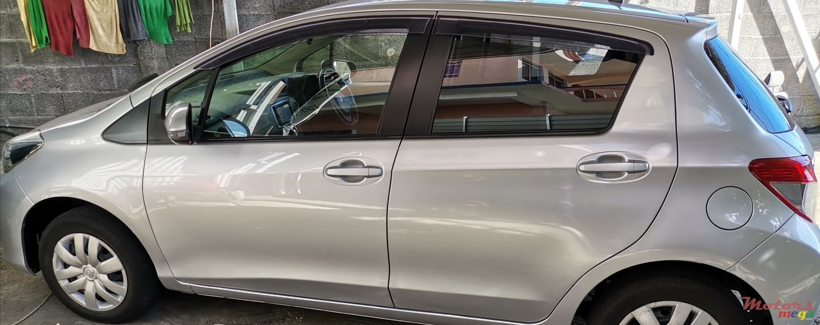 2012' Toyota Vitz photo #6