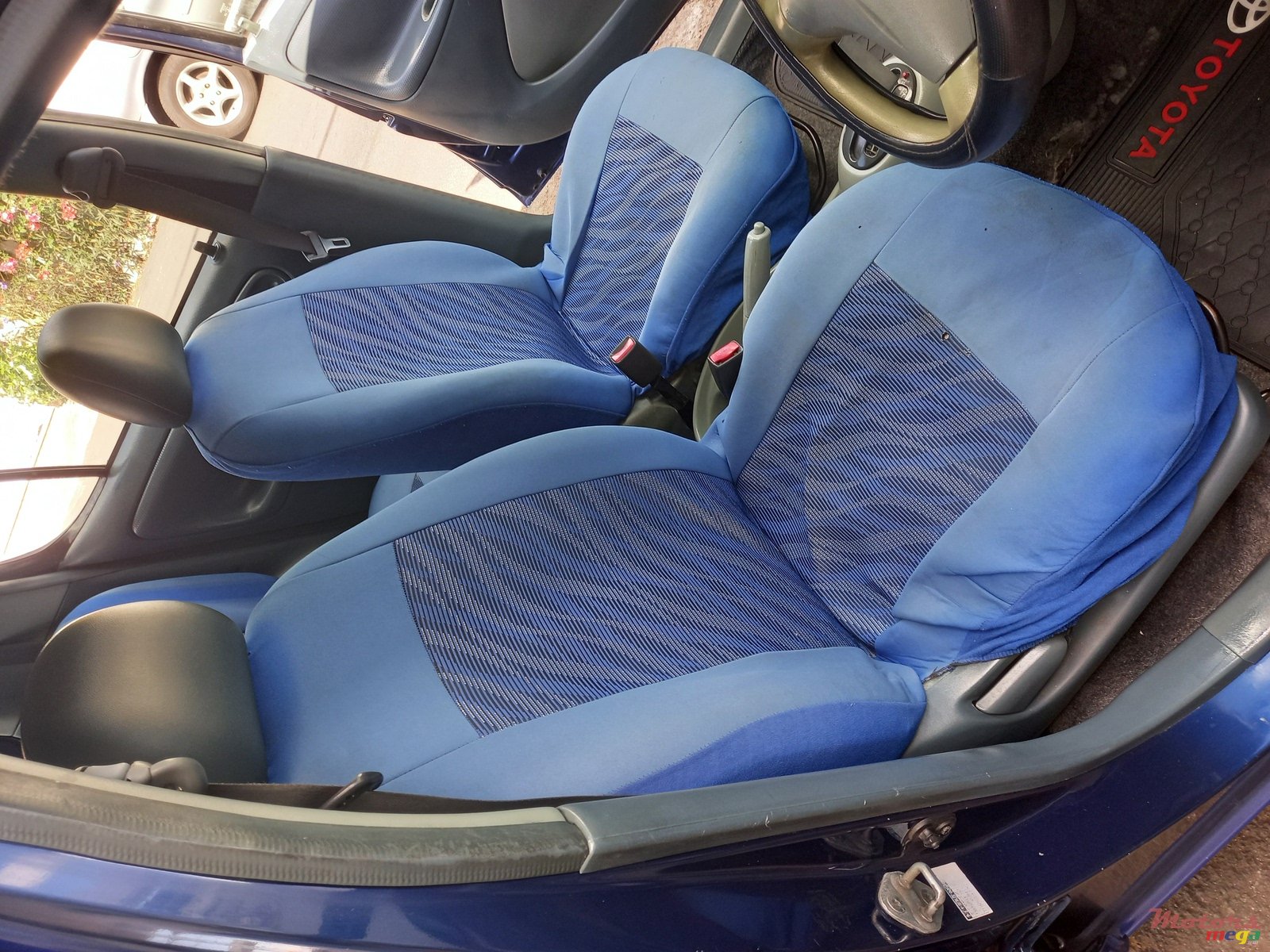 2000' Toyota Vitz photo #5