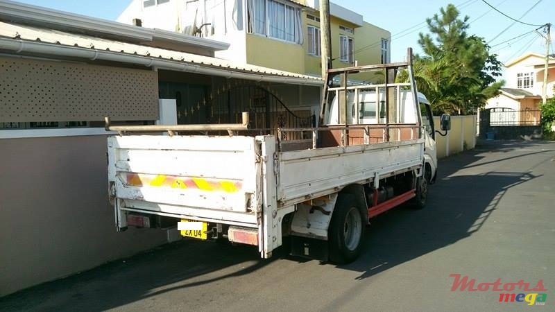 2004' Toyota Dyna photo #2