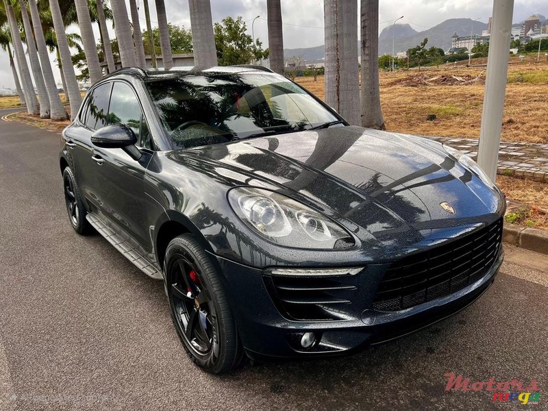 2017' Porsche Macan photo #4