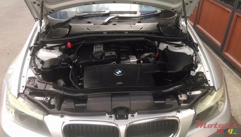 2008' BMW 318 photo #4