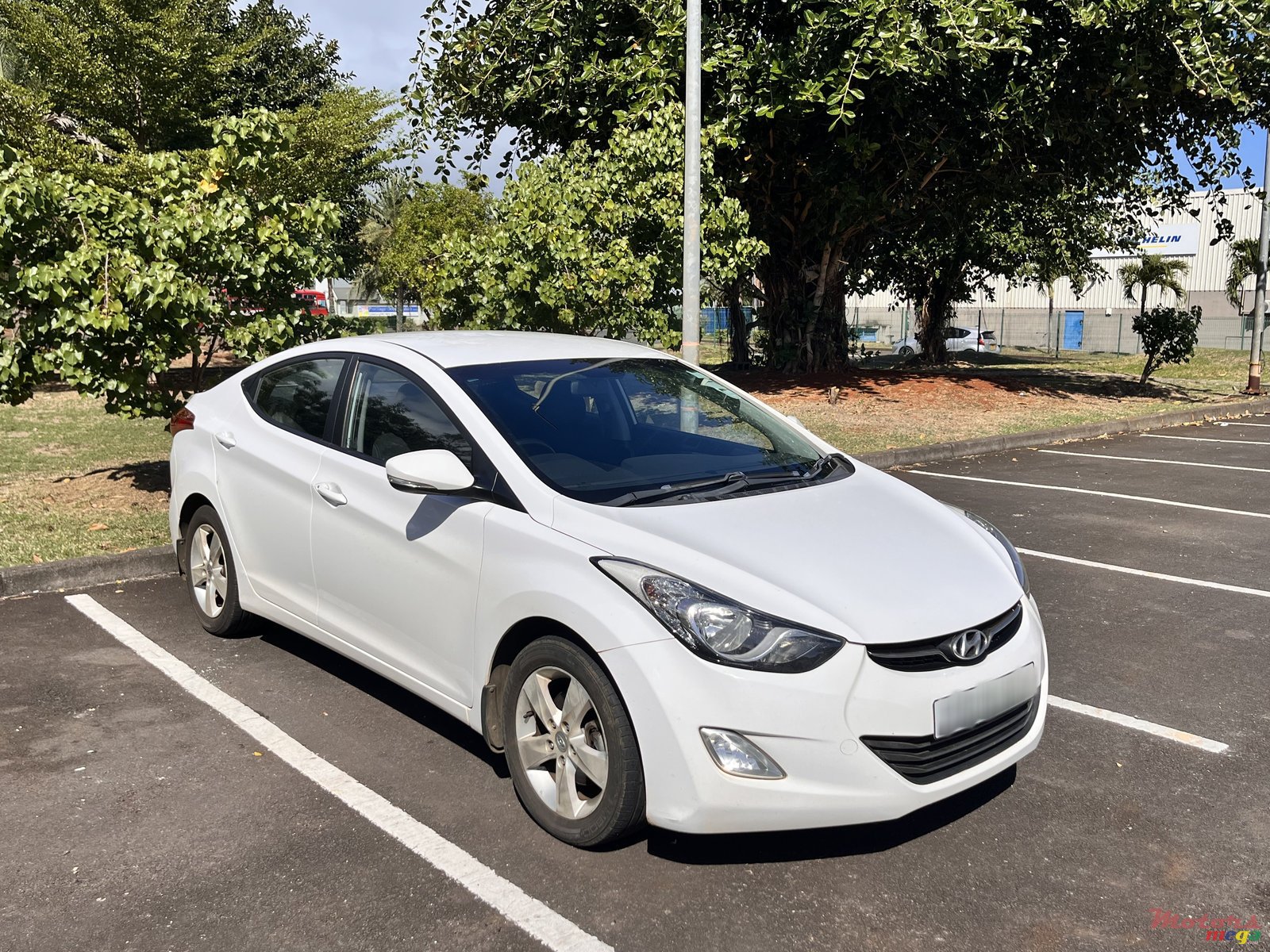 2012' Hyundai Elantra photo #1