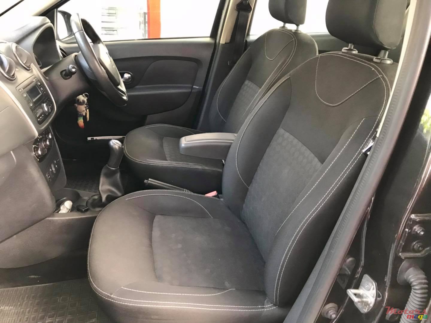 2017' Renault Sandero EXP photo #3