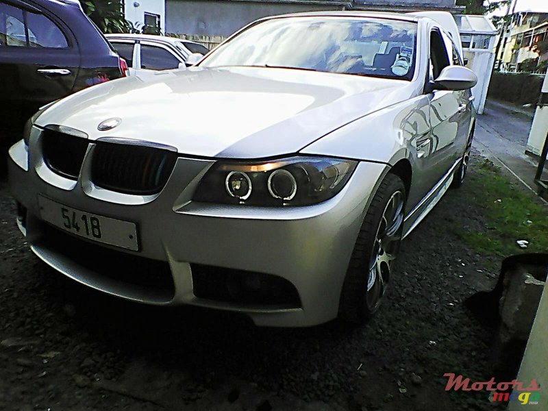 2008' BMW 320 320i photo #1