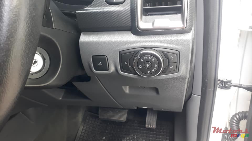 2017' Ford Ranger WILDTRAK photo #5