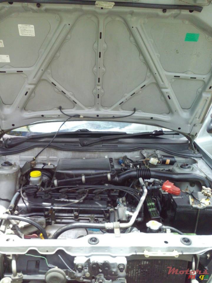 2001' Nissan Ak 11 photo #2