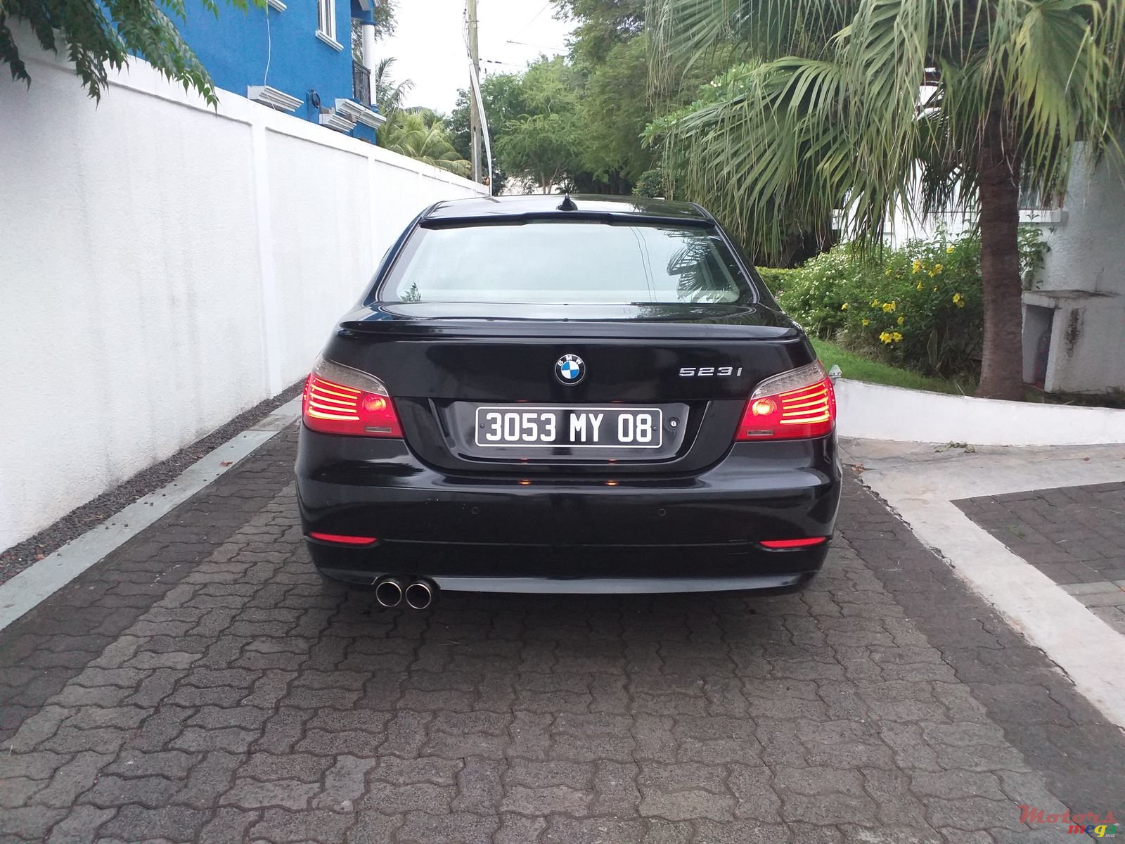 2008' BMW 523 photo #2