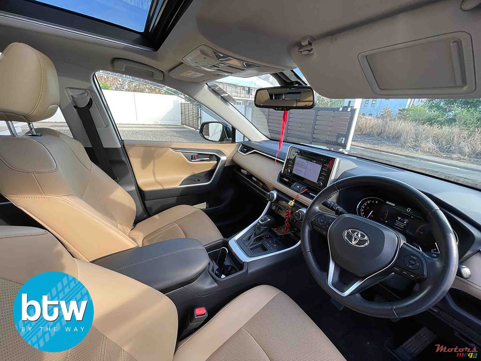 2019' Toyota RAV4 photo #6