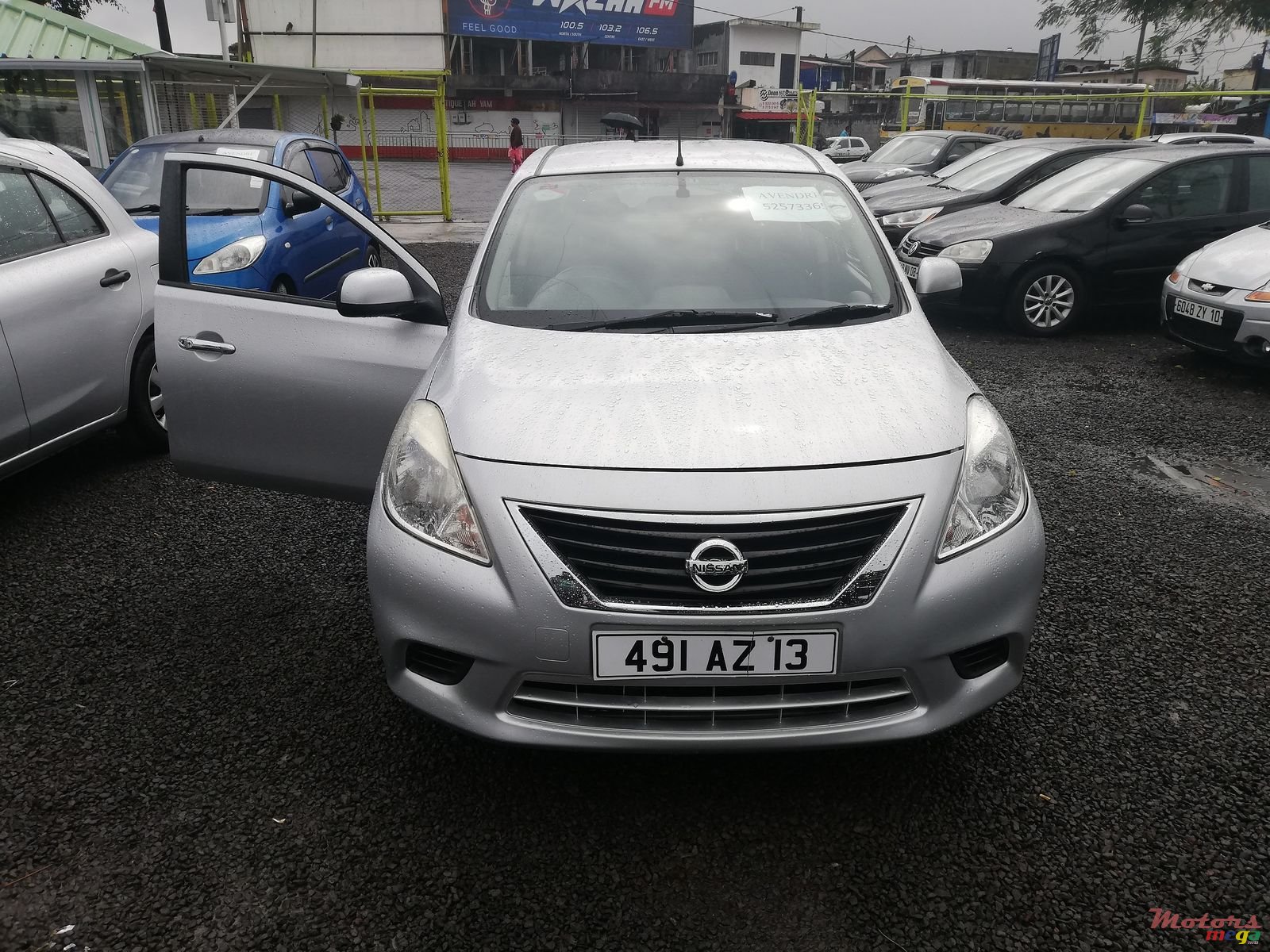 2013' Nissan photo #1