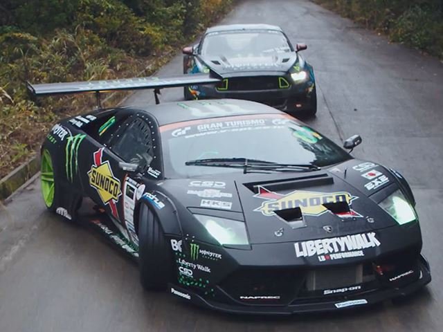 Ford Mustang Challenges Lamborghini in Amazing Drift Battle