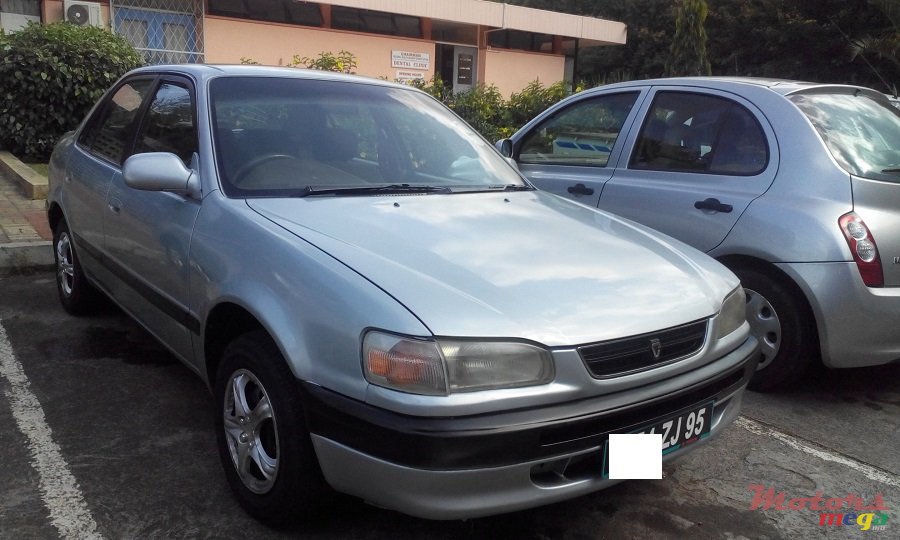 1995' Toyota Corolla photo #1