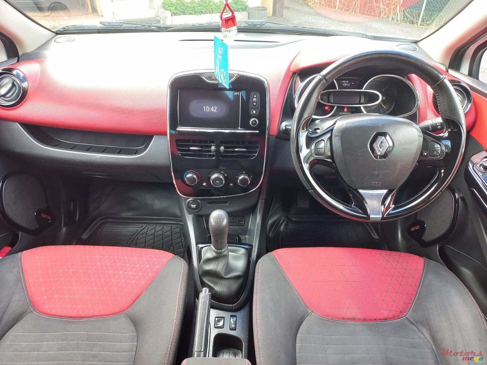 2014' Renault Clio CLIO 4 DYNAMIQUE photo #2