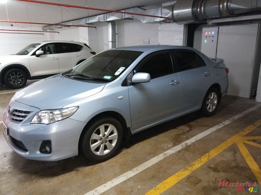 2013' Toyota Corolla (Japan) photo #2