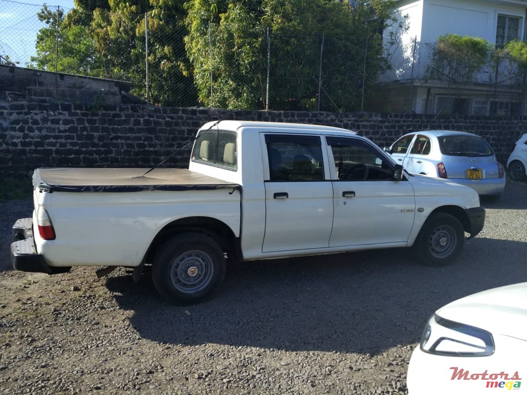 2006' Mitsubishi L 200 photo #6
