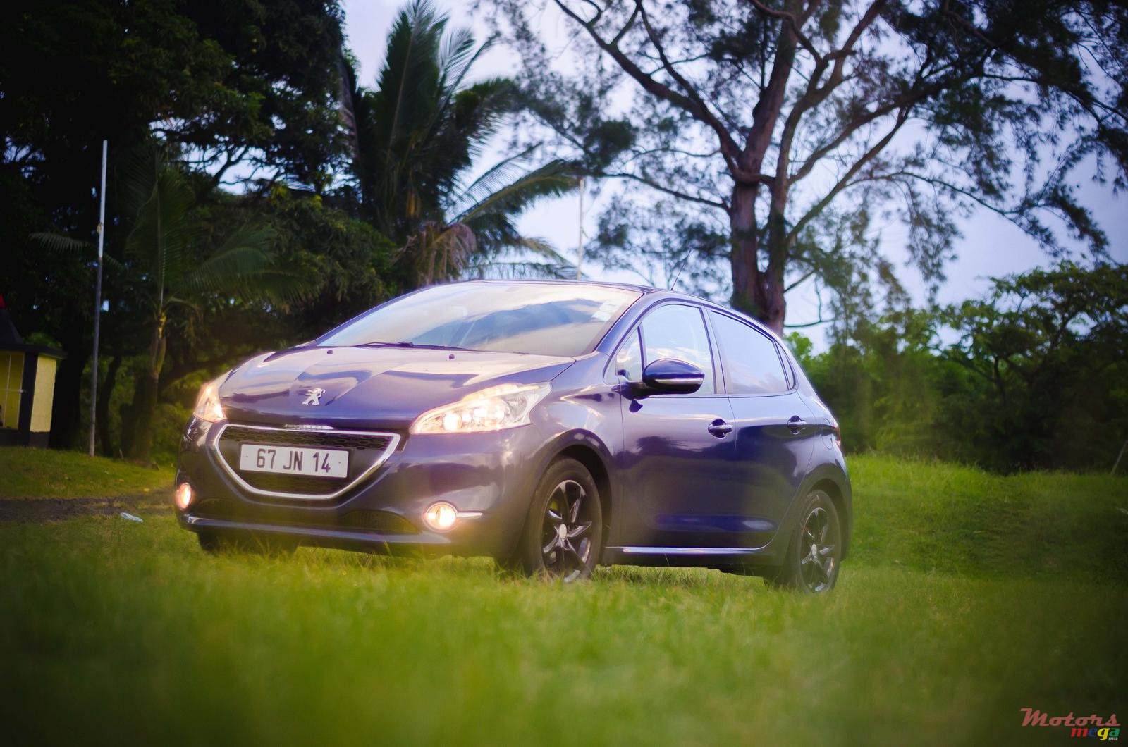 2014' Peugeot 208 photo #1