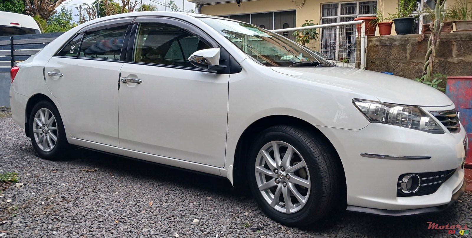 2014' Toyota Allion photo #1