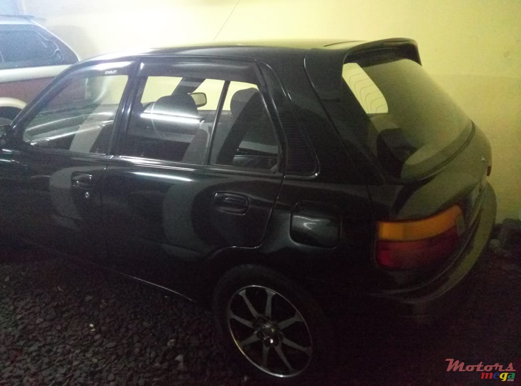 1992' Toyota Starlet photo #1
