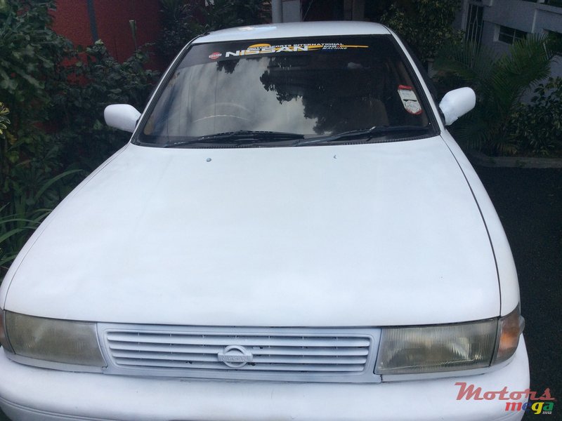 1992' Nissan Sunny B13 photo #1