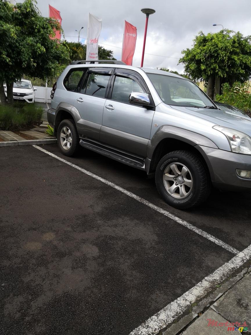 2004' Toyota Prado photo #3