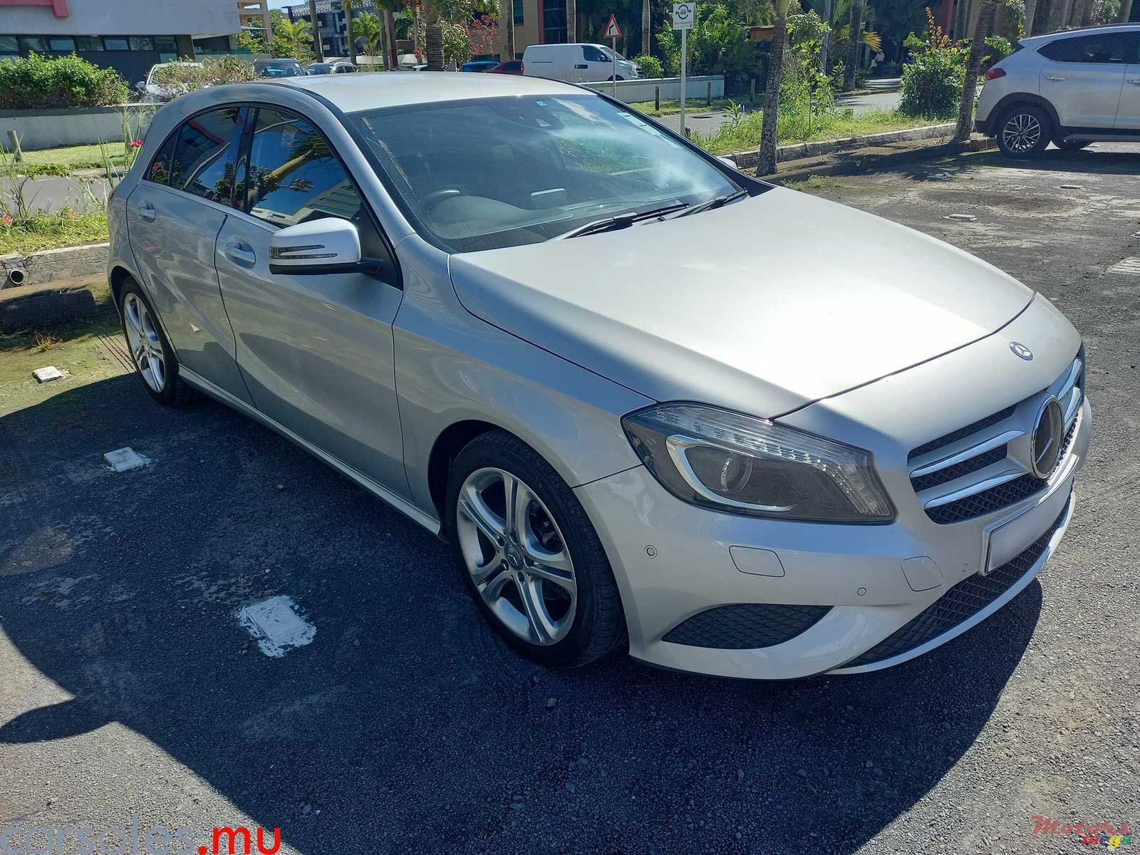 2014' Mercedes-Benz A 180 Style photo #2