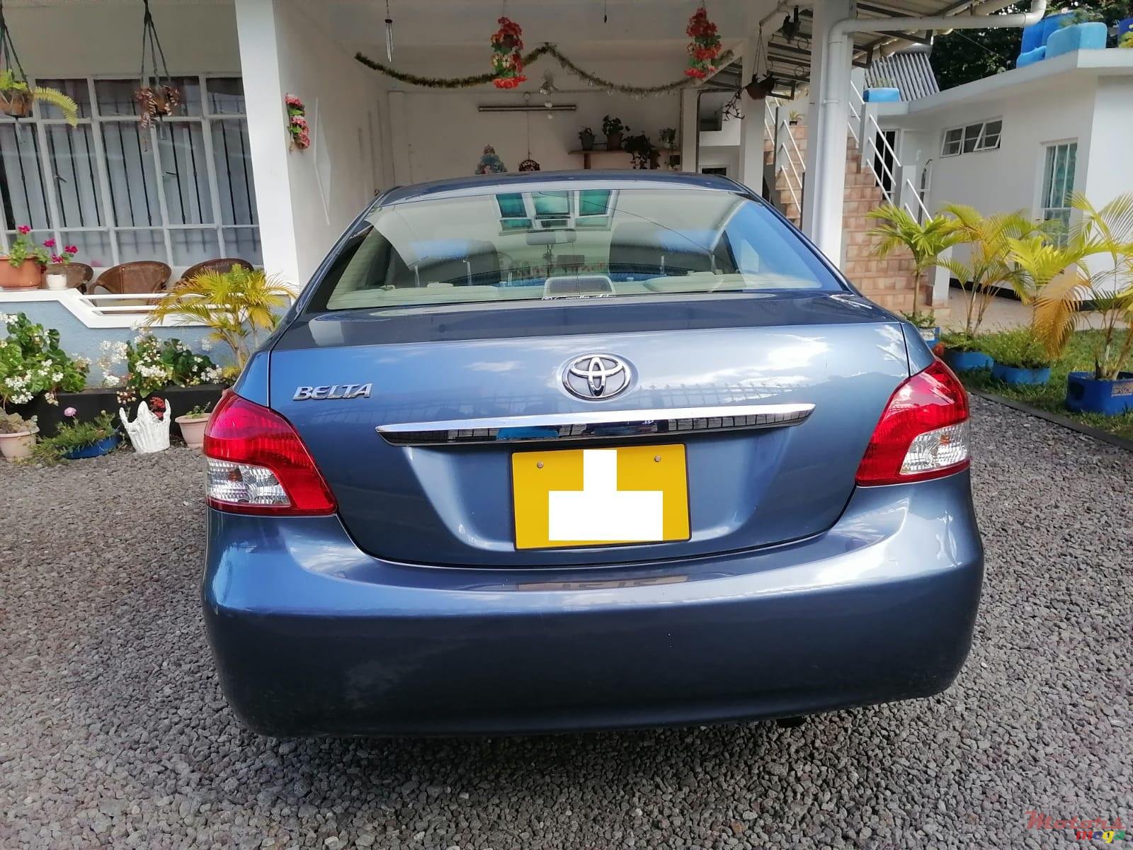 2006' Toyota Belta photo #2