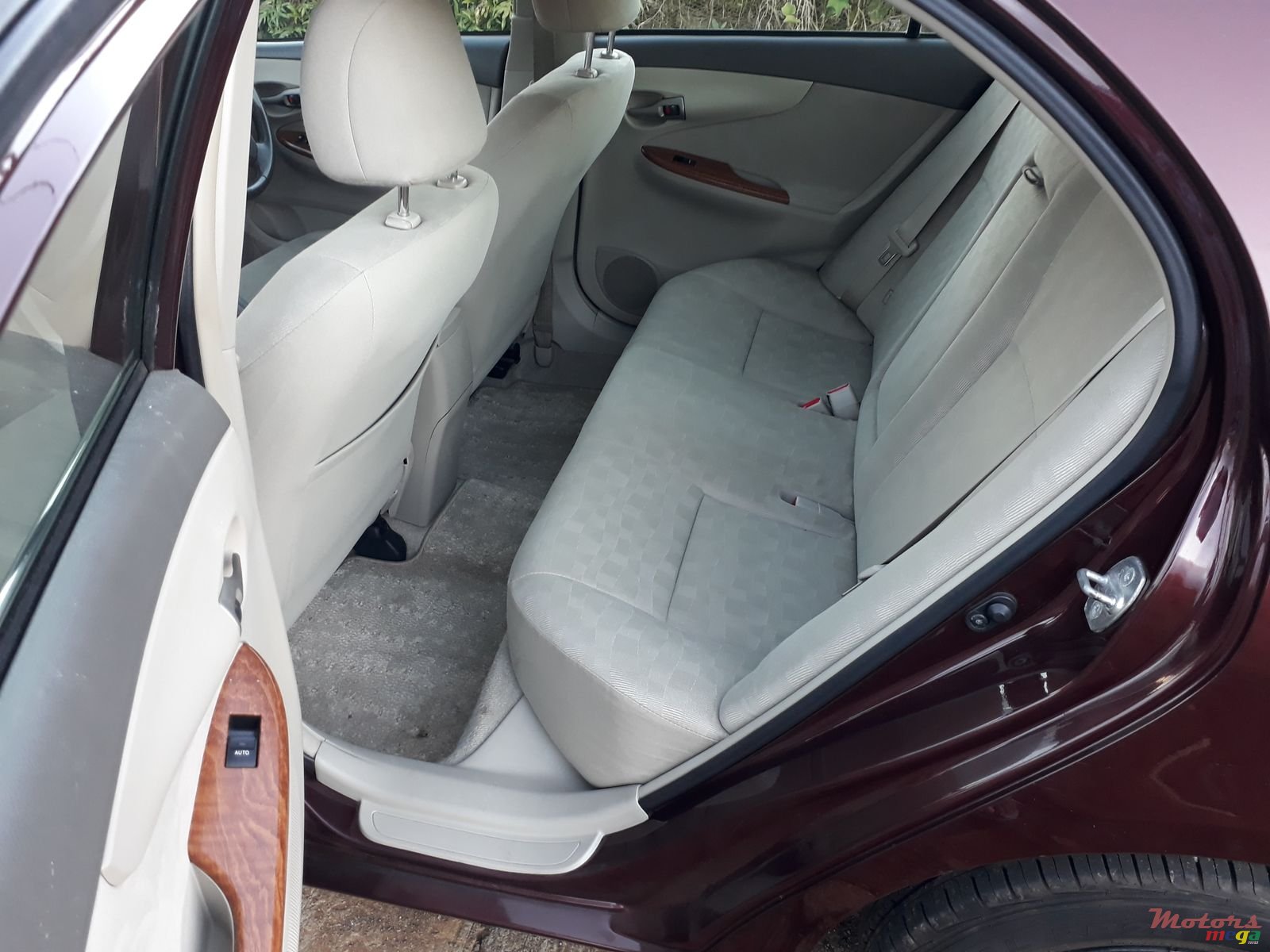 2010' Toyota Axio G edition photo #4