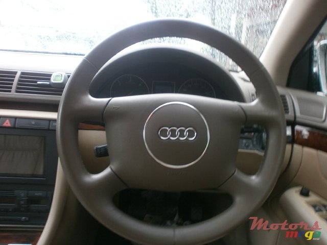 2010' Audi A4 photo #4