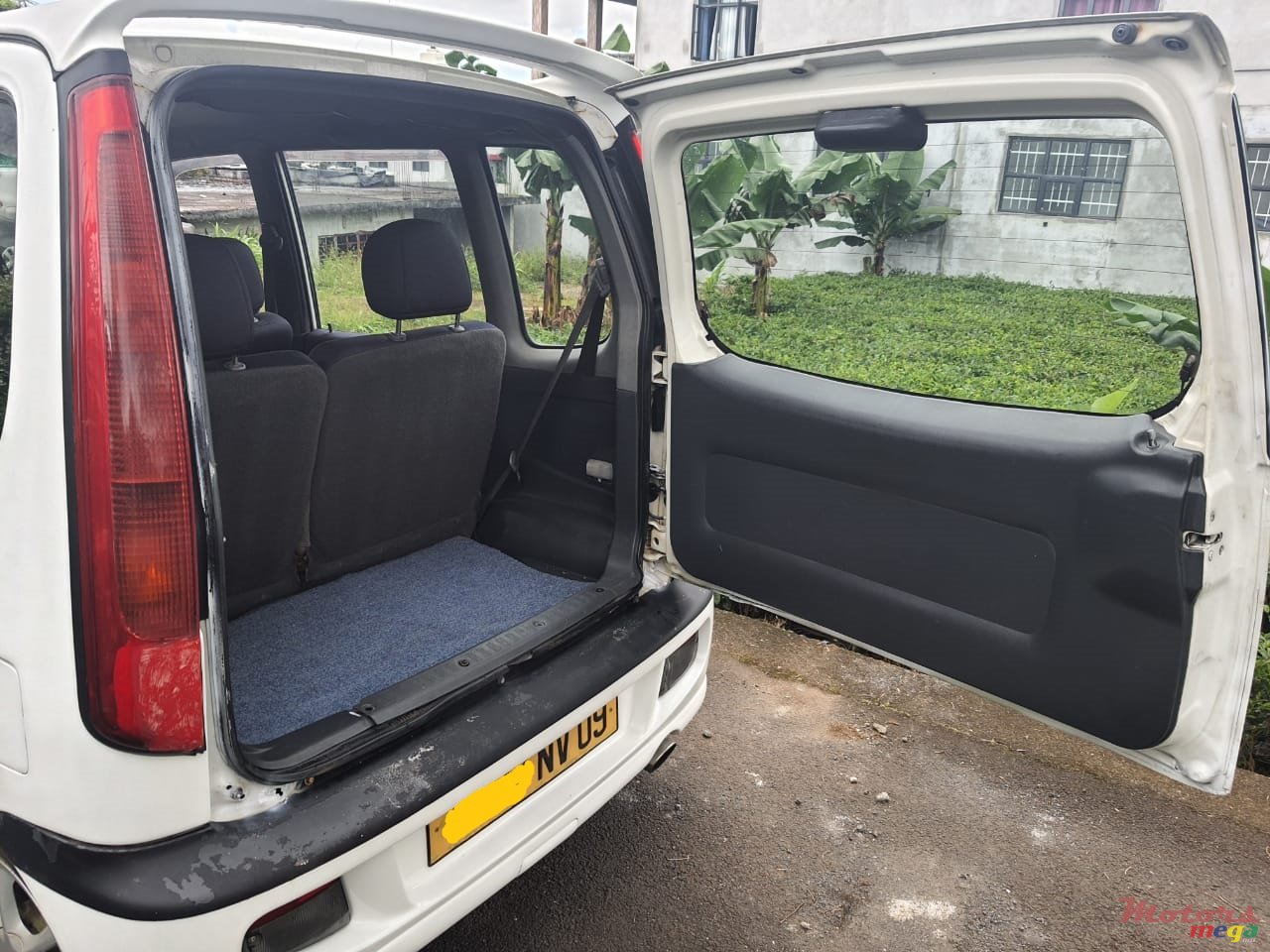 2009' Perodua Kenari photo #5