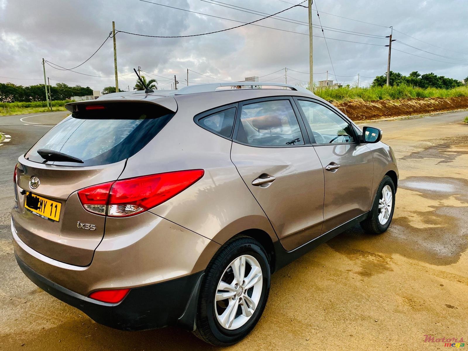 2011' Hyundai ix35 photo #3