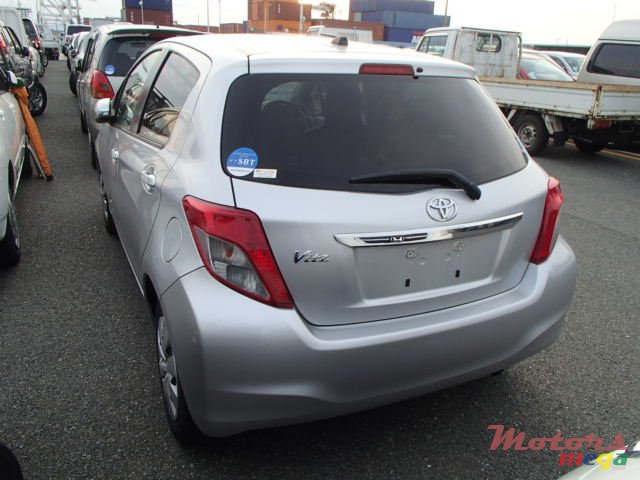2011' Toyota Vitz photo #2