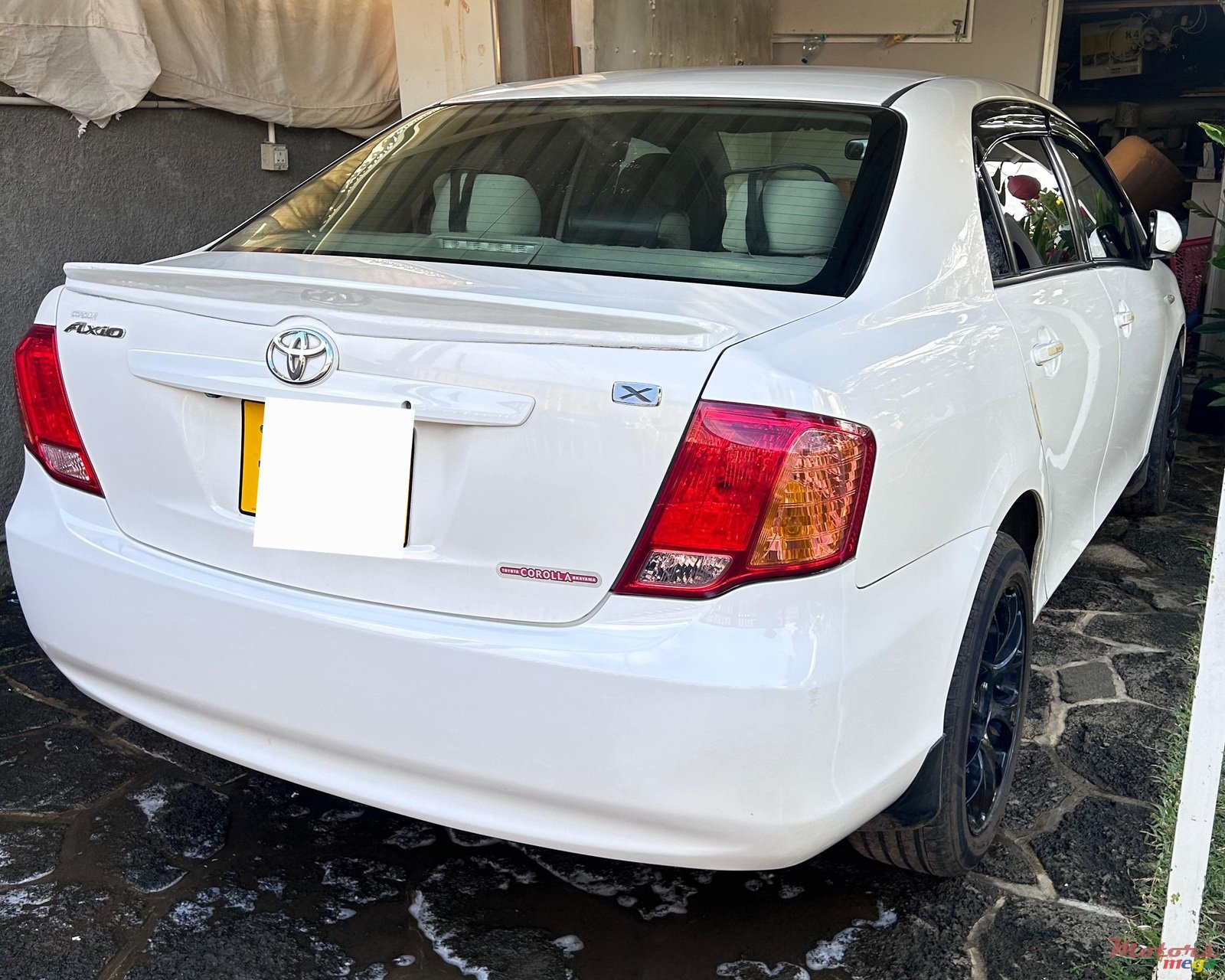 2006' Toyota Axio photo #2