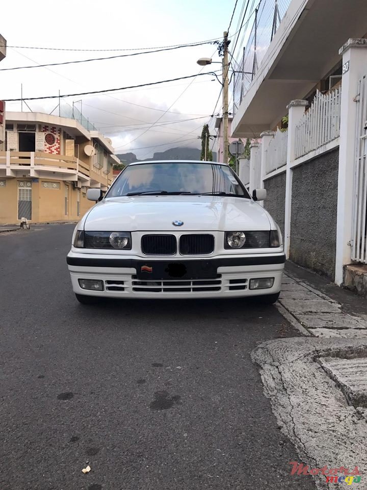 1994' BMW 3 Series photo #1
