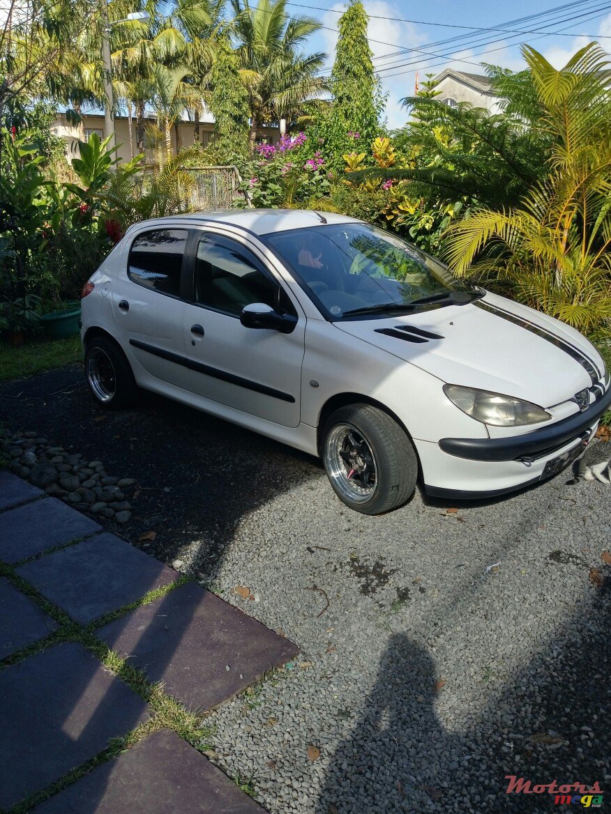 2002' Peugeot 206 photo #2