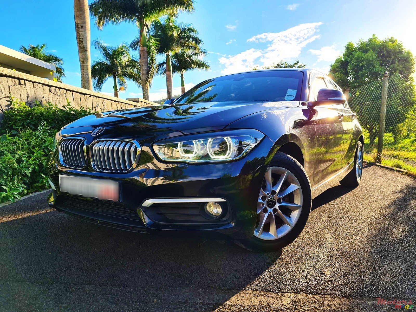 2016' BMW 118 i photo #1