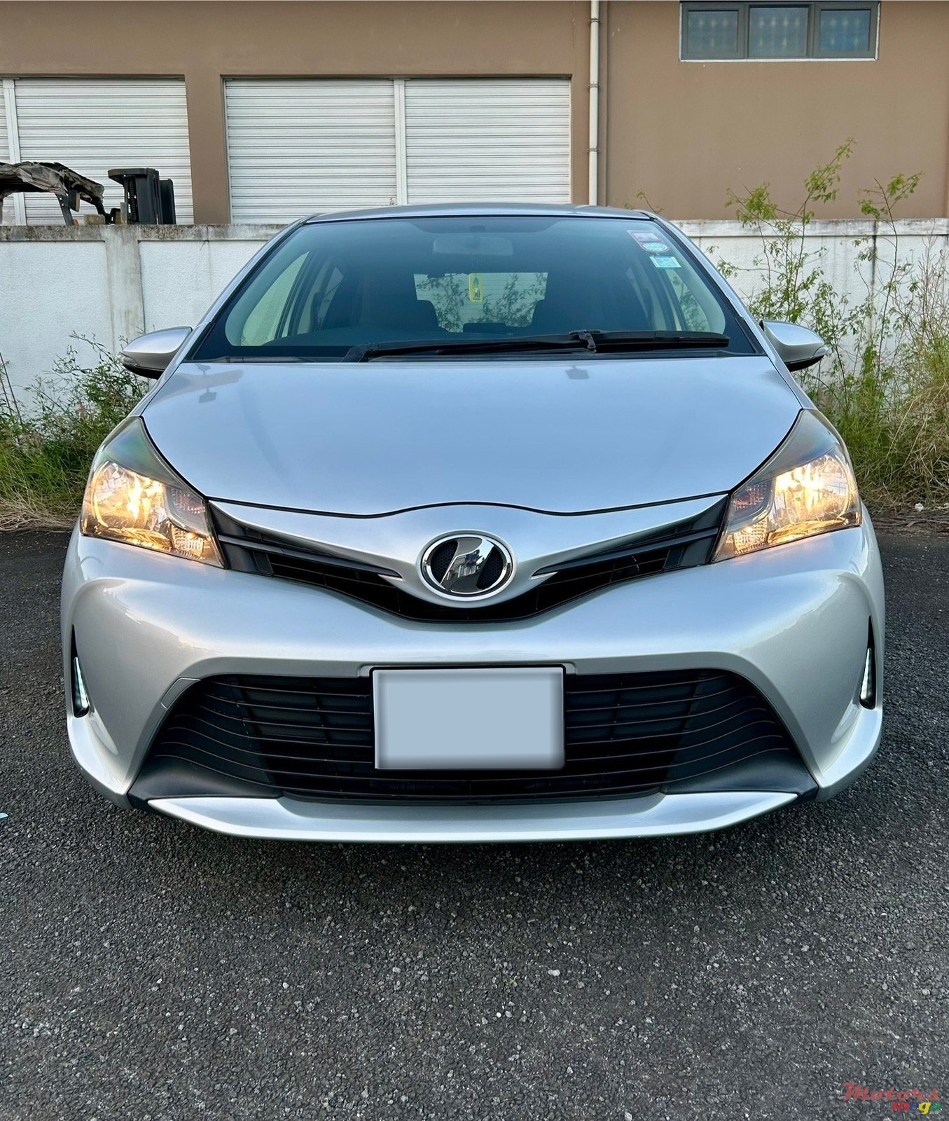 2016' Toyota Vitz photo #3