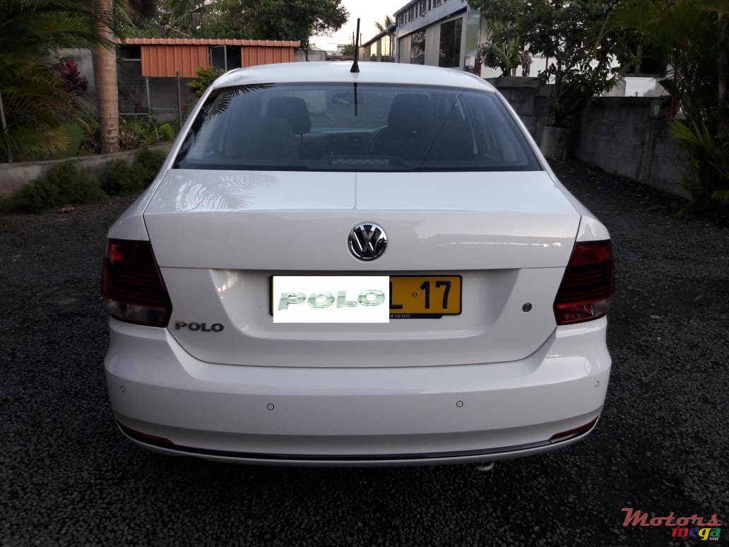 2017' Volkswagen Polo photo #5
