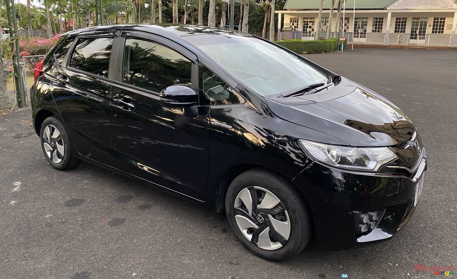 2014' Honda Fit Hybrid photo #6