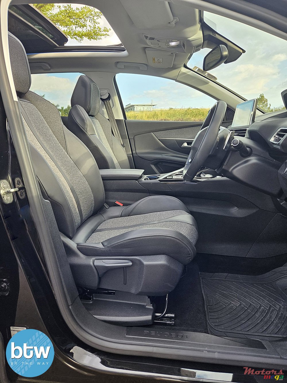 2020' Peugeot 3008 Allure photo #5