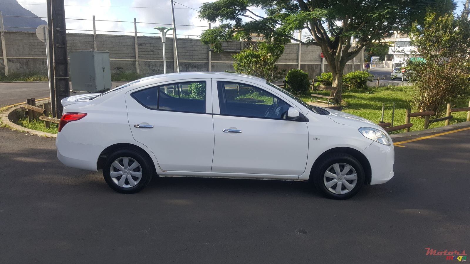 2012' Nissan Almera photo #6