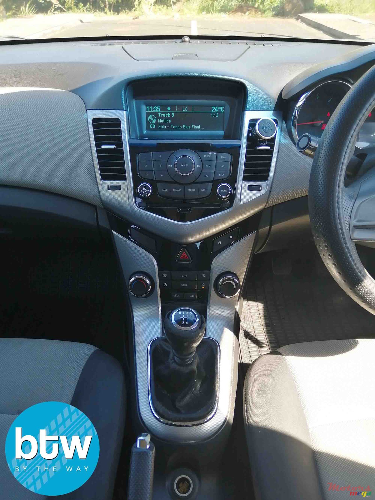 2012' Chevrolet Cruze LT photo #5