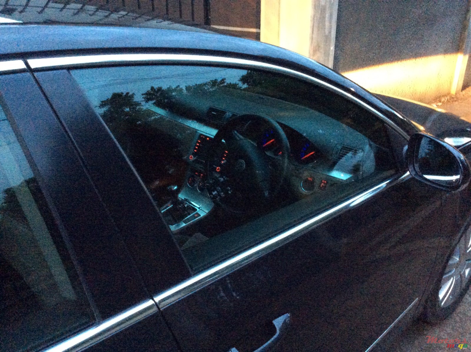 2005' Volkswagen Passat B6 1.6 FSI photo #1