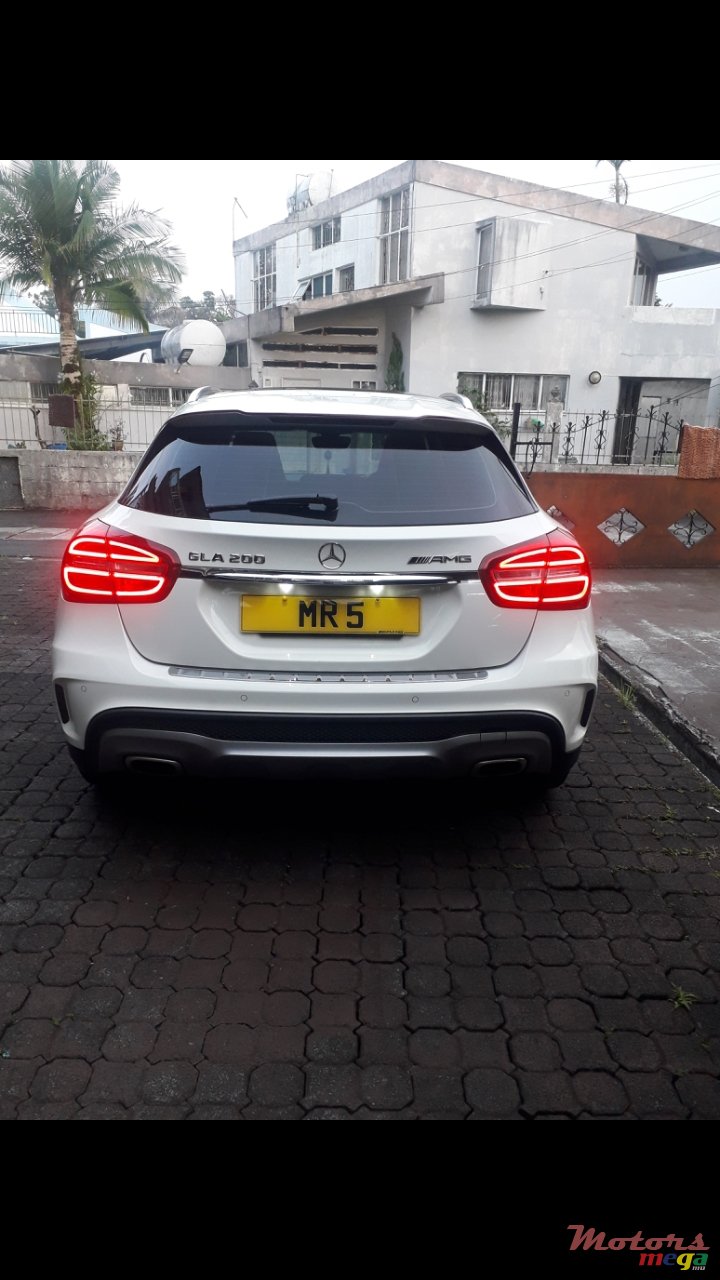 2017' Mercedes-Benz GLA-Class photo #2