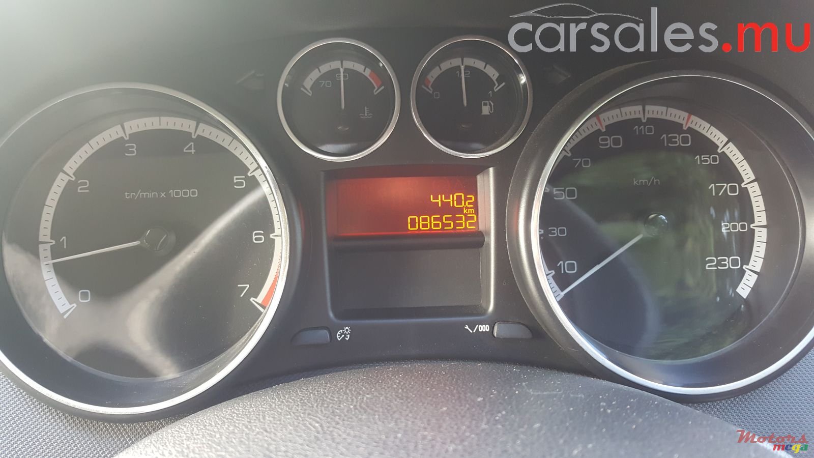 2013' Peugeot 308 Break photo #7