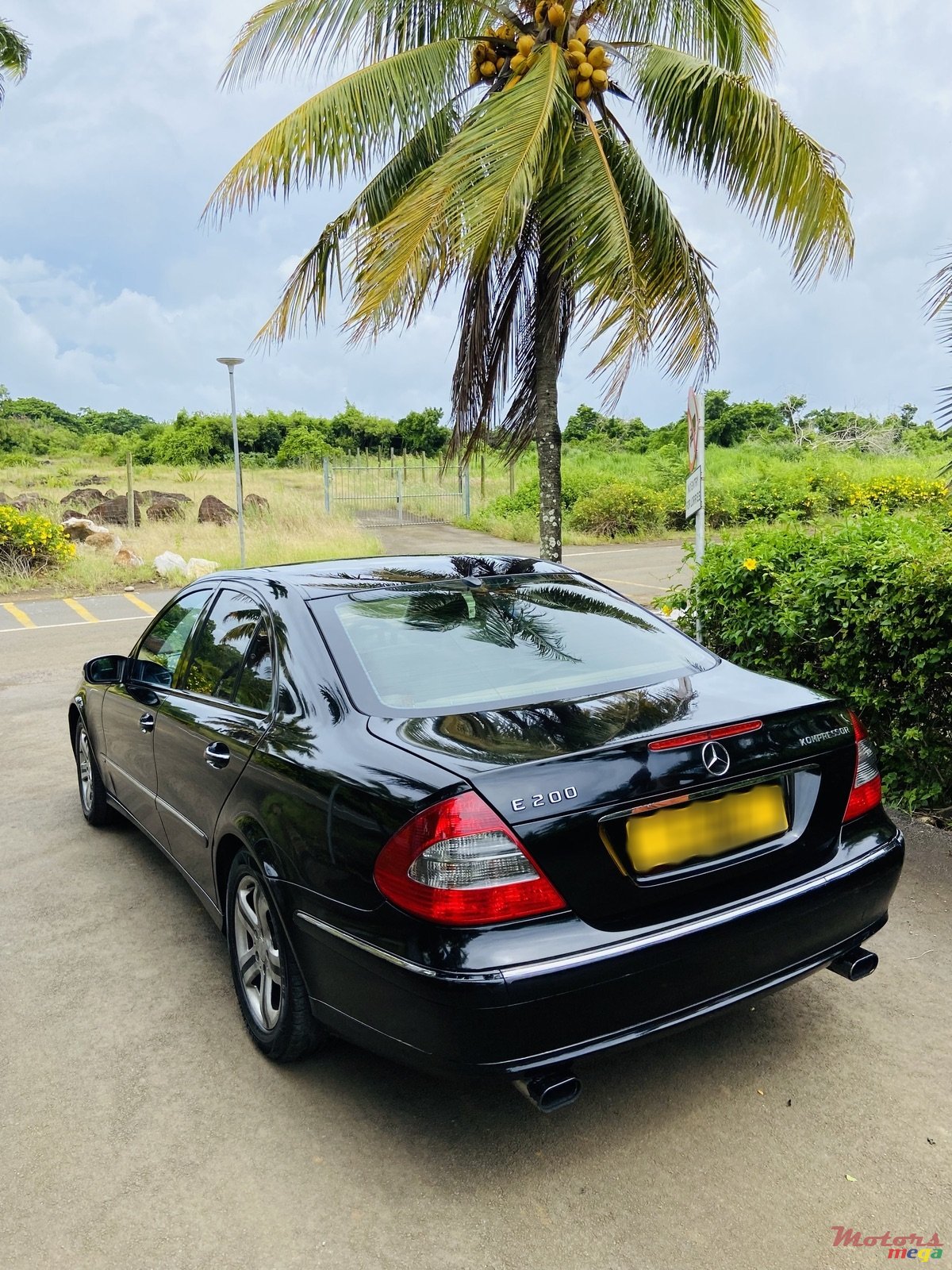 2006' Mercedes-Benz E 200 photo #2