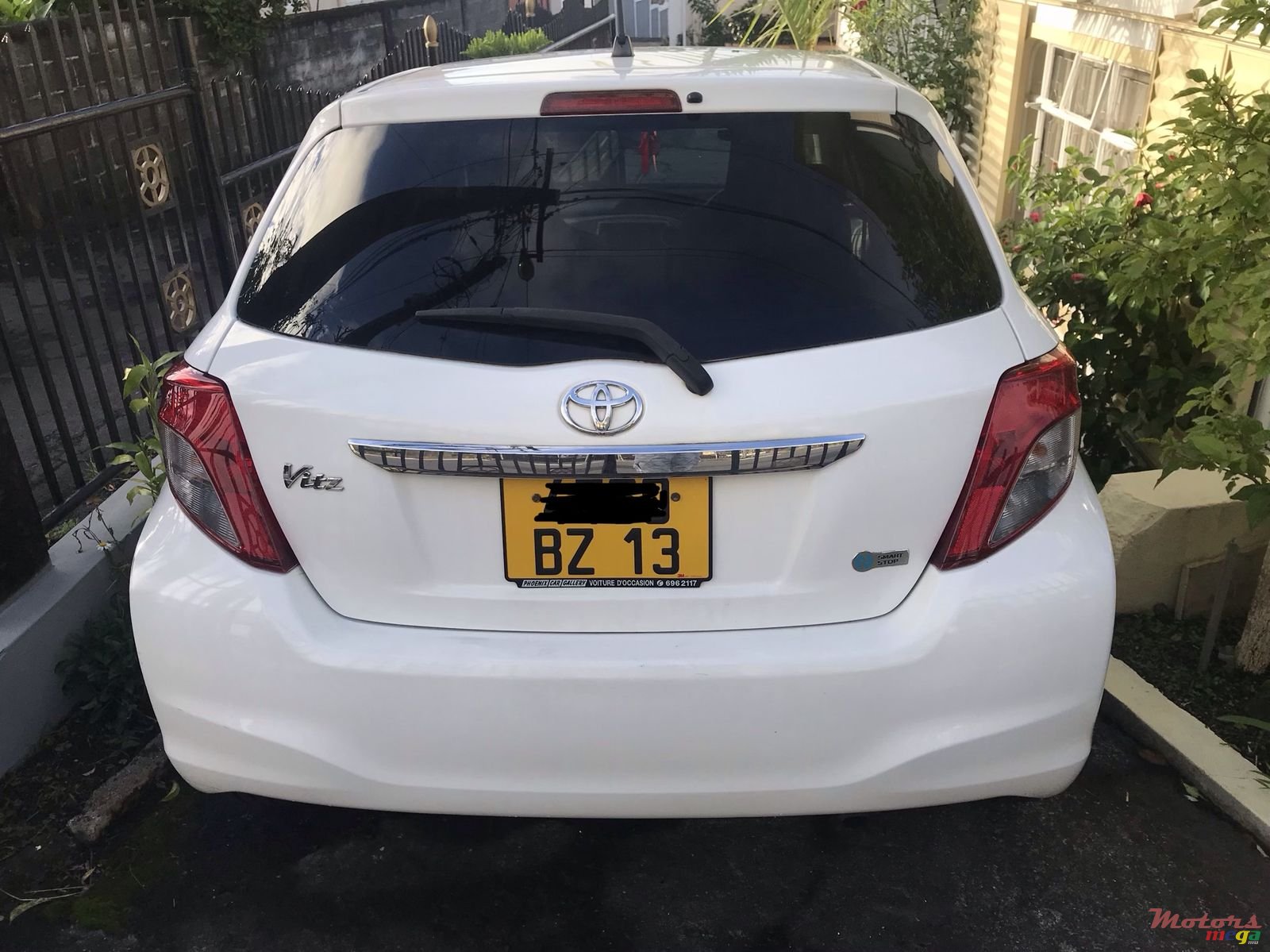 2013' Toyota Vitz Nil photo #1